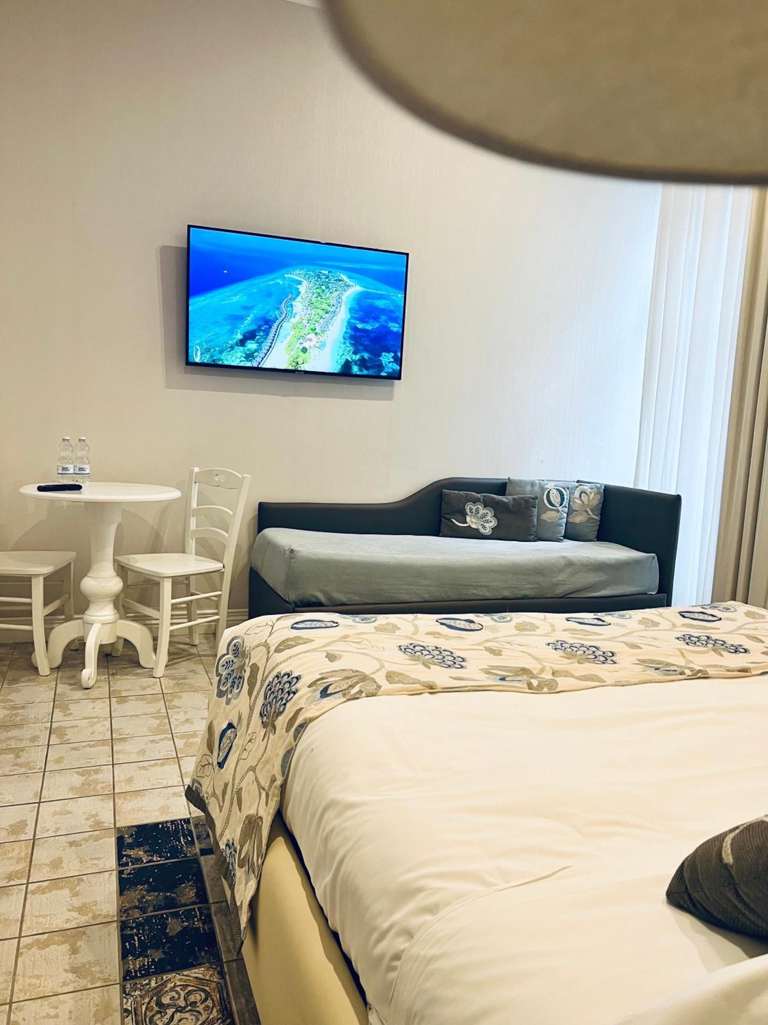 Couette-café Miluar Relais - - Vanvitelli *