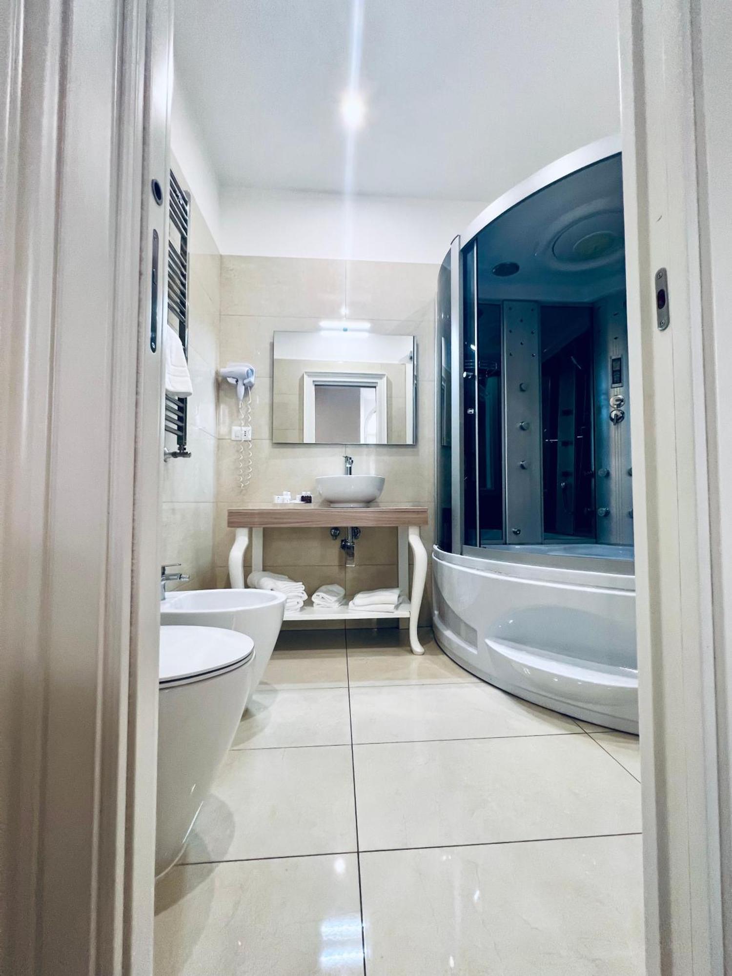 Miluar Relais - - Vanvitelli * Napels
