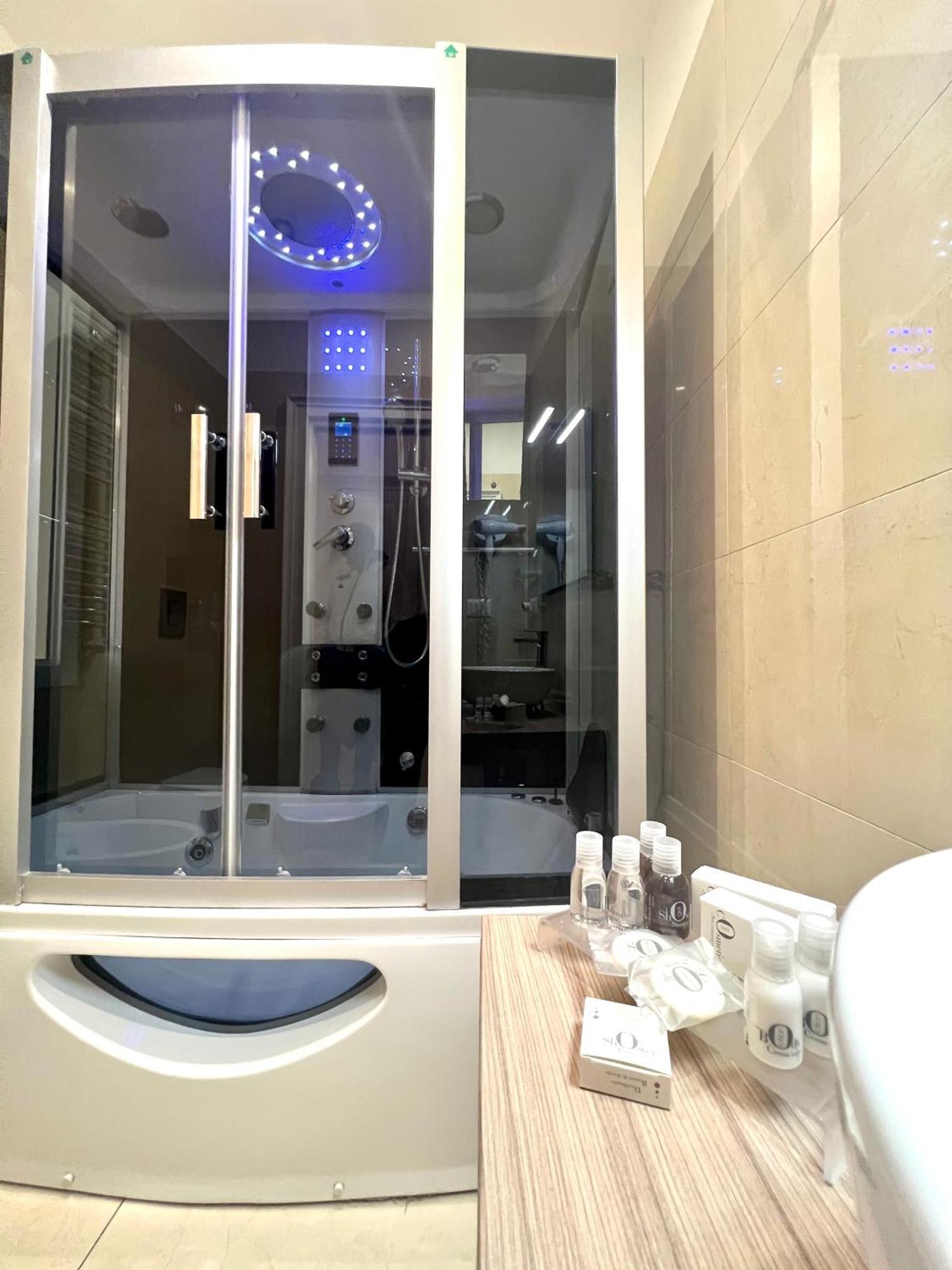 Miluar Relais - - Vanvitelli * Napels